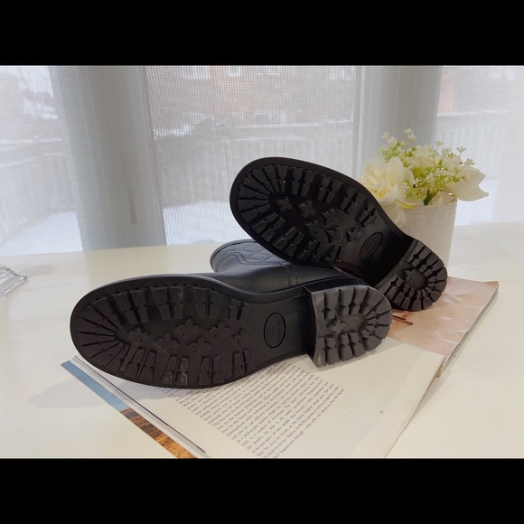 New Chanel boots size38 - Picture 3 of 4